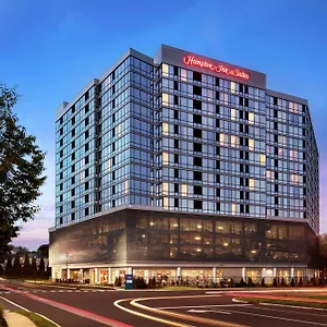 Hampton & Teaneck/glenpointe Hotel